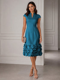 Stretch Mesh Sheath/Column V-Neck Midi-Length Cocktail Dresses with 3D Flowers
