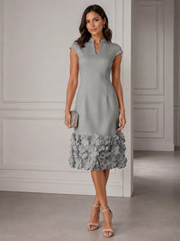 Stretch Mesh Sheath/Column V-Neck Midi-Length Cocktail Dresses with 3D Flowers