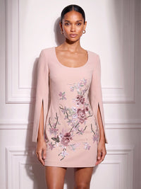 Stretch Mesh Bodycon Scoop Neck Short Cocktail Dresses with Floral Embroidery