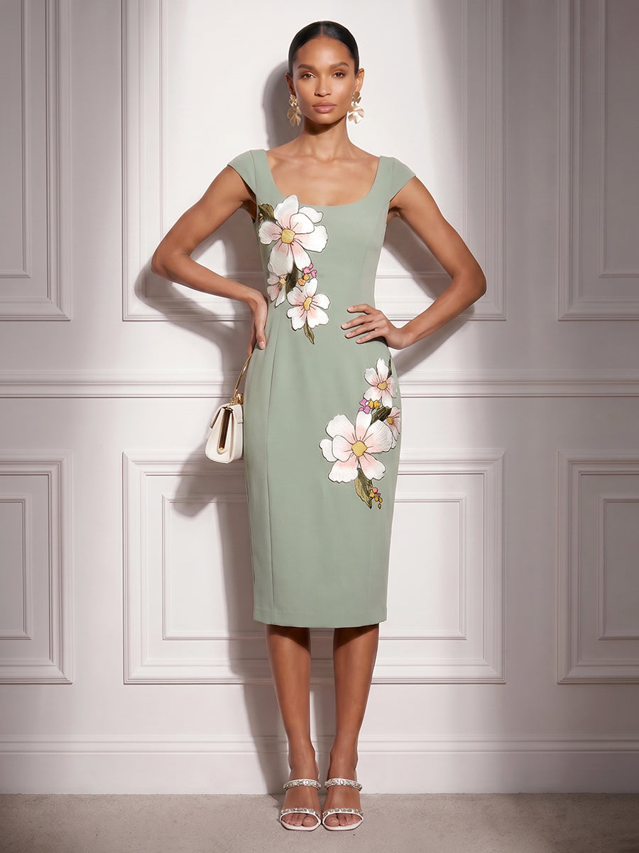 Stretch Mesh Sheath/Column Scoop Neck Tea-Length Cocktail Dresses with Appliques