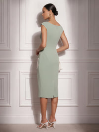 Stretch Mesh Sheath/Column Scoop Neck Tea-Length Cocktail Dresses with Appliques