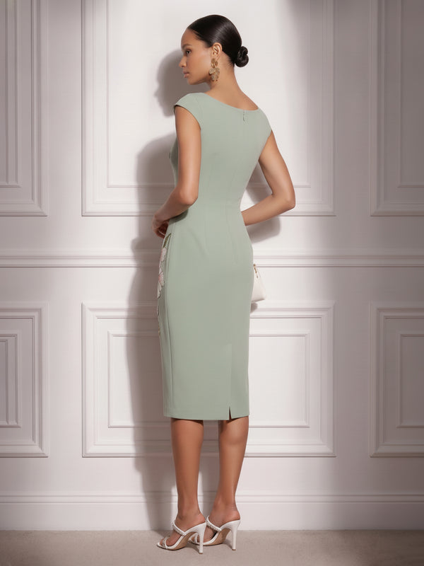 Stretch Mesh Sheath/Column Scoop Neck Tea-Length Cocktail Dresses with Appliques