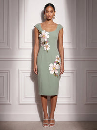 Stretch Mesh Sheath/Column Scoop Neck Tea-Length Cocktail Dresses with Appliques