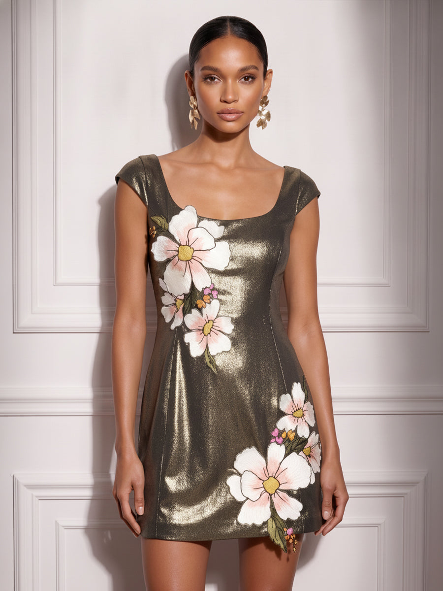 Metallic Satin Bodycon Scoop Neck Short Cocktail Dresses with Appliques