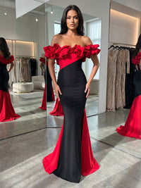 Satin Mermaid/Trumpet Off Shoulder Floor-Length Evening Dresses with Chic Colorblock Detail
