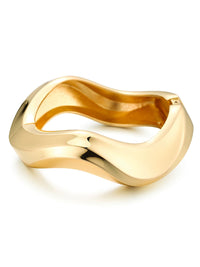 Round Luxurious Wide Band Hammered Gold Bracelet
