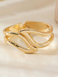 Round Luxurious Wide Band Hammered Gold Bracelet
