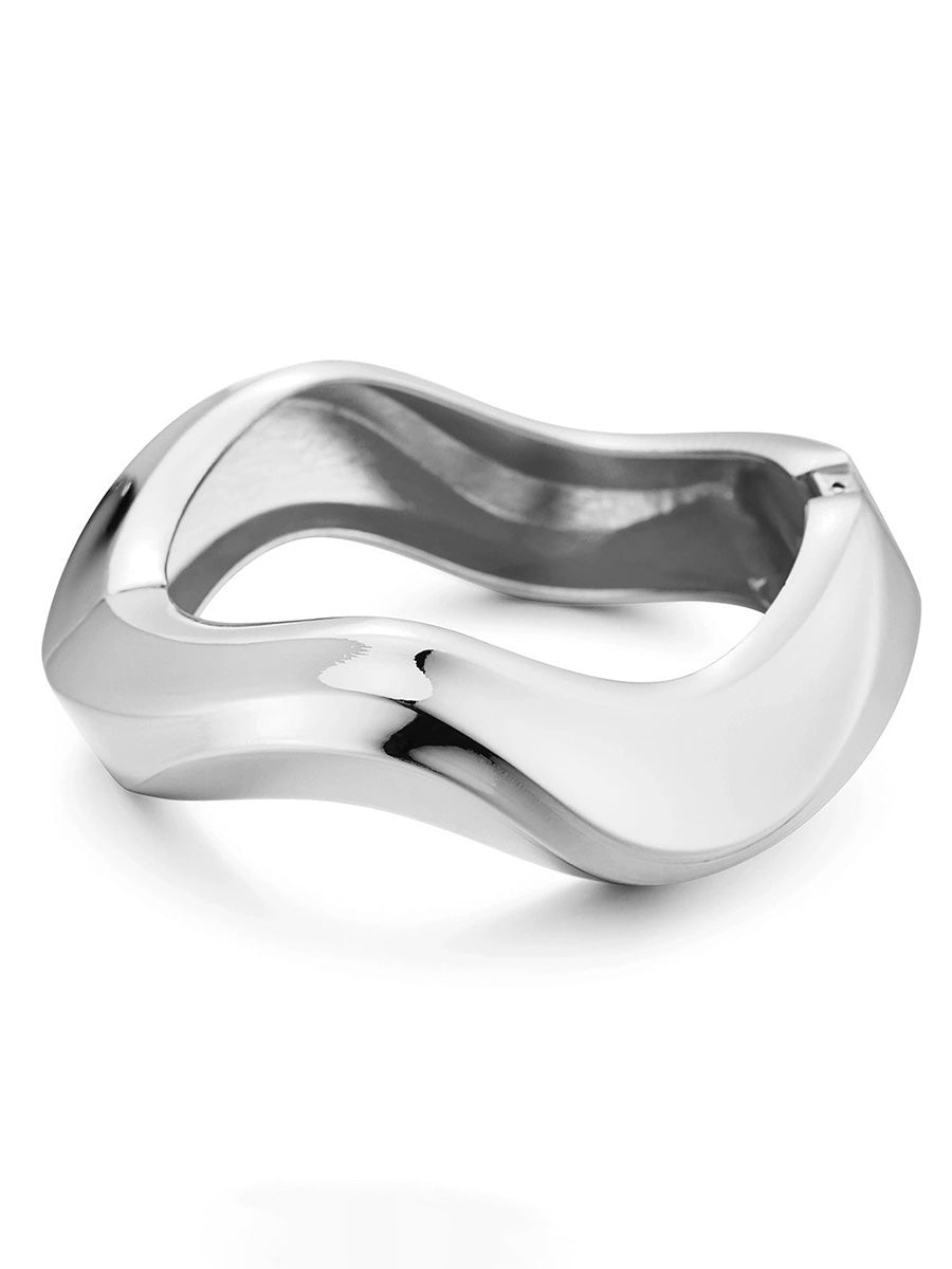 Round Luxurious Wide Band Hammered Gold Bracelet