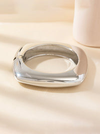 Round Luxurious Wide Band Hammered Gold Bracelet