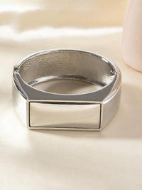 Round Luxurious Wide Band Hammered Gold Bracelet